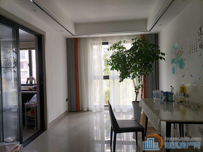 珑玥府 精装143平方265万带车位