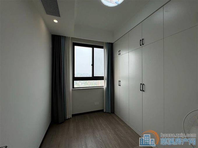 元亨雅园 144平 全新精装带车位258