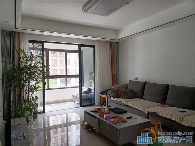 急售珑悦府143平270万带充电车位