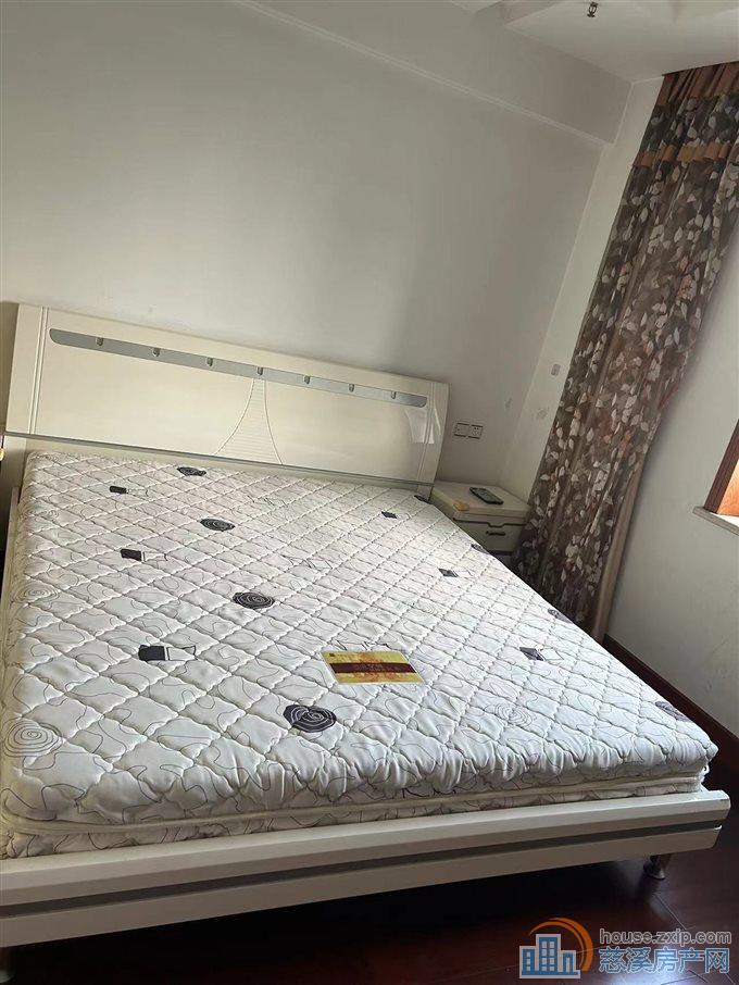 富丽湾2室精装拎包入住2100元直接钥匙