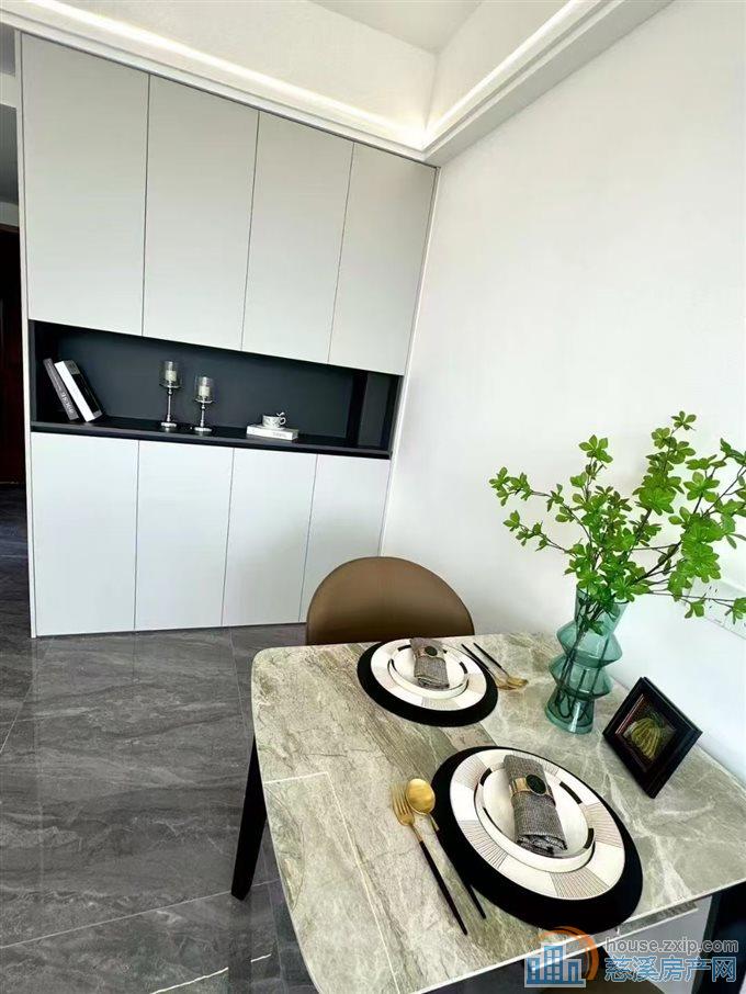 丽晶大厦朝南两间豪华装修直接房源钥匙在