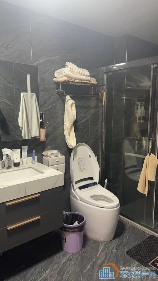 金南小区118平+架空层3室豪装直接房源