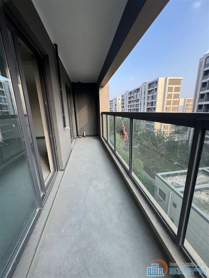 上东辰府95平200万带产权车位