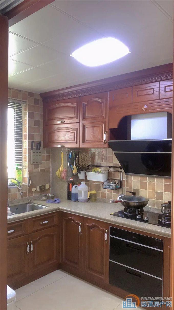 玫瑰园171平精装修带车位338万