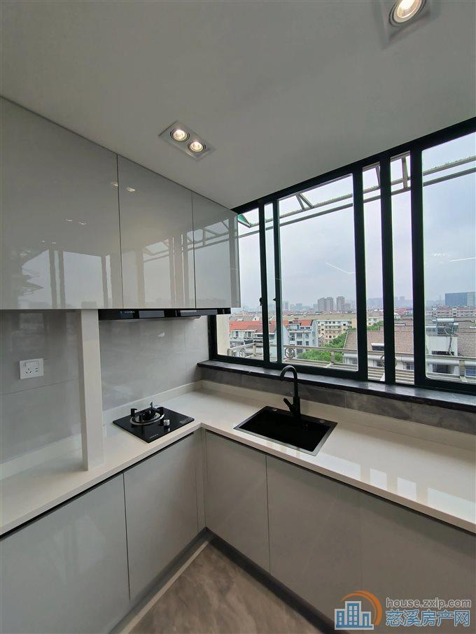 急售丽晶大厦64平75.8万