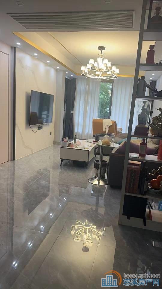 金南小区118平+架空层3室豪装直接房源