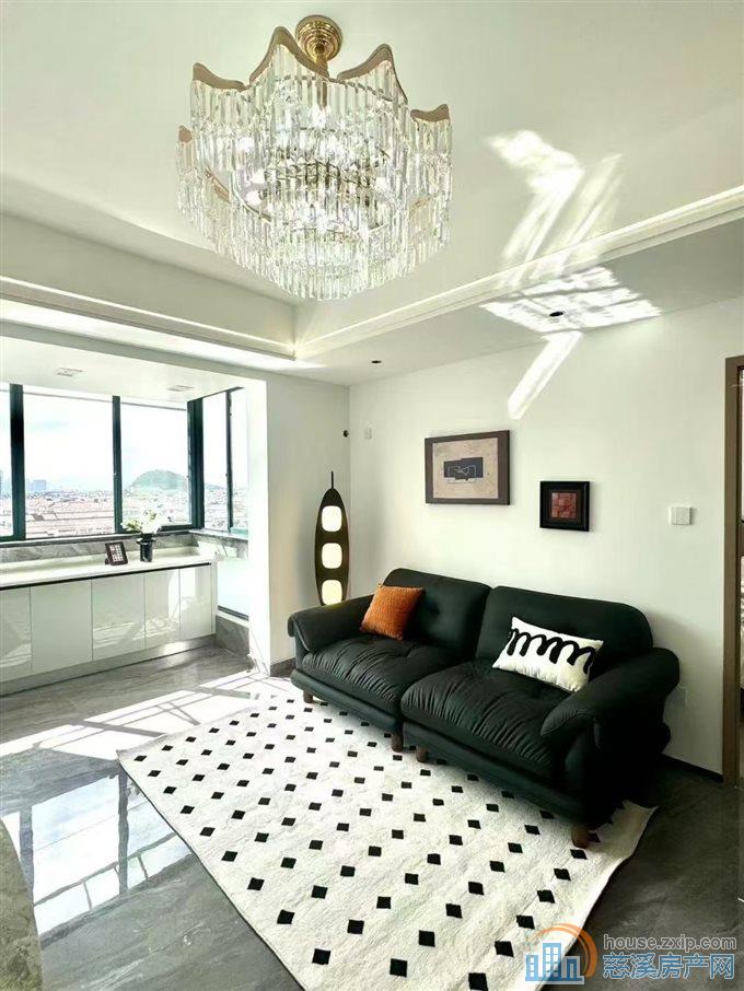 丽晶大厦朝南两间豪华装修直接房源钥匙在