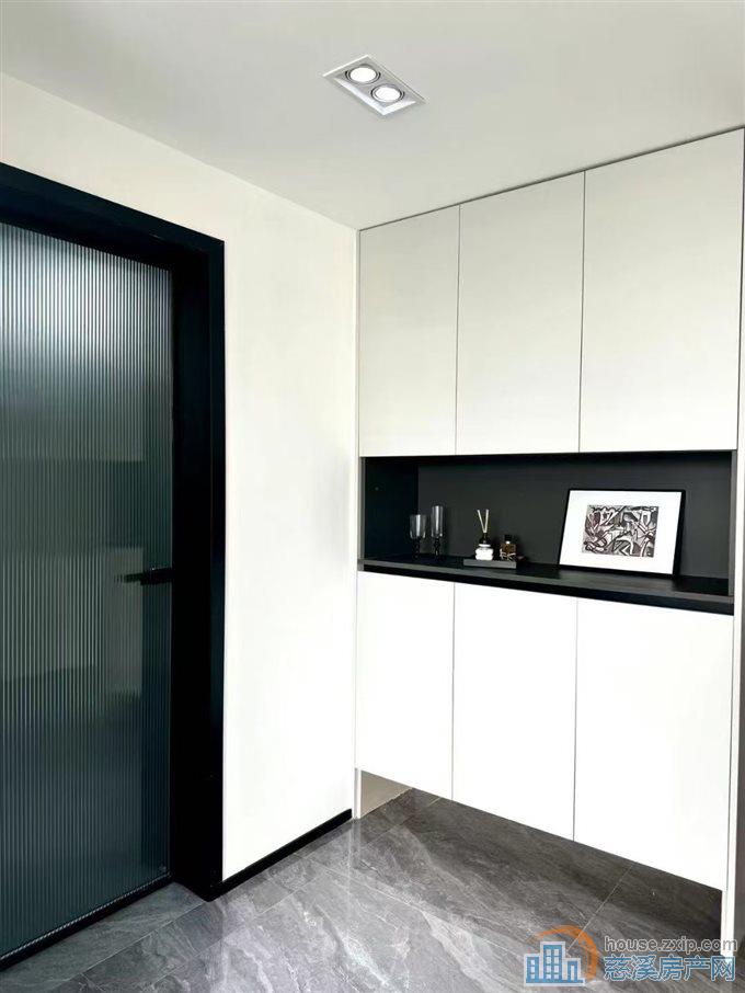 丽晶大厦朝南两间豪华装修直接房源钥匙在