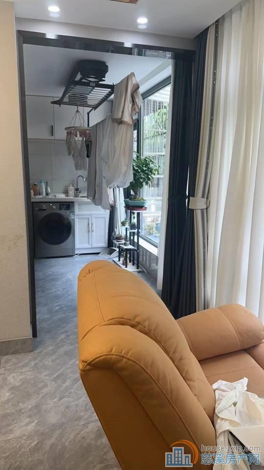 金南小区118平+架空层3室豪装直接房源