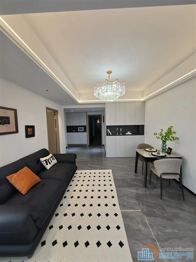 急售丽晶大厦64平75.8万