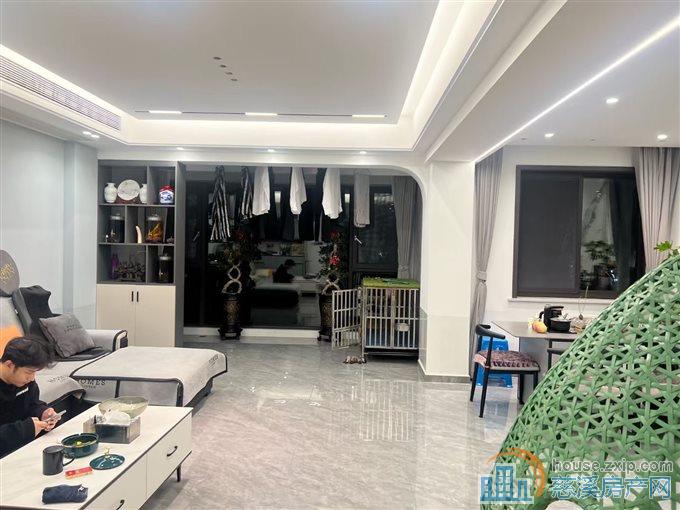 秀水华庭，南北通透朝南三间面积179