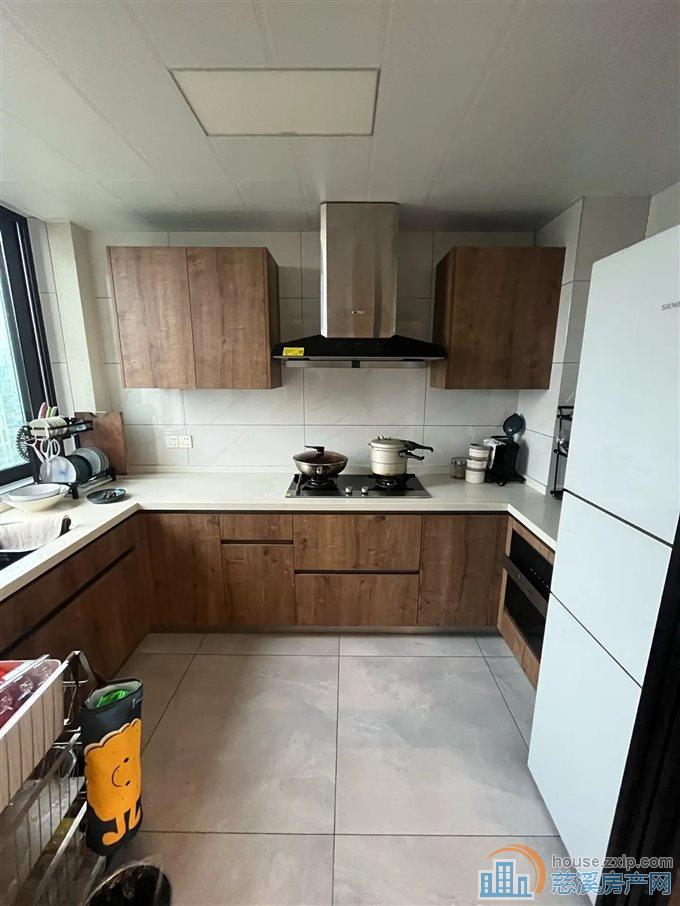 绿城御园 精装141平方310万中上层