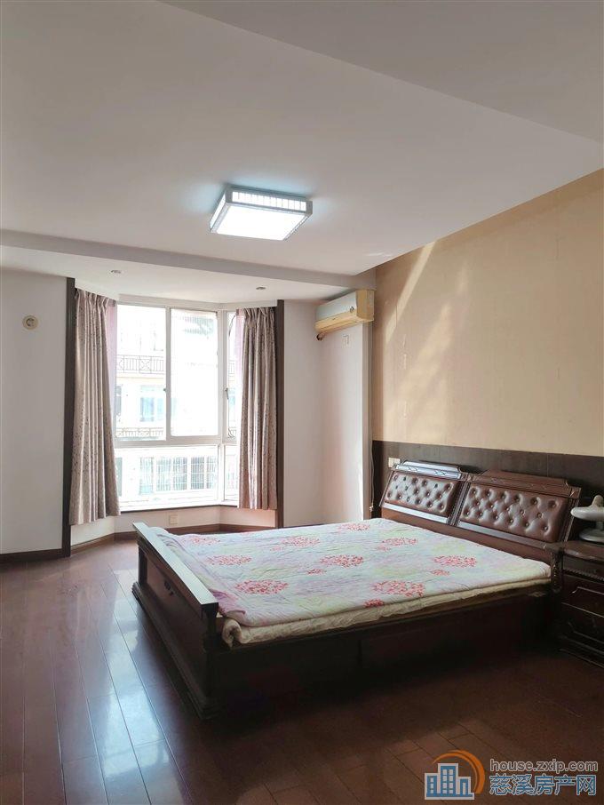 隆兴家园148平150万带车库精装三房