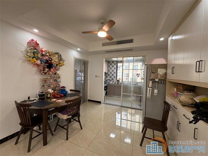 俯院江南南区143平260万满五唯一