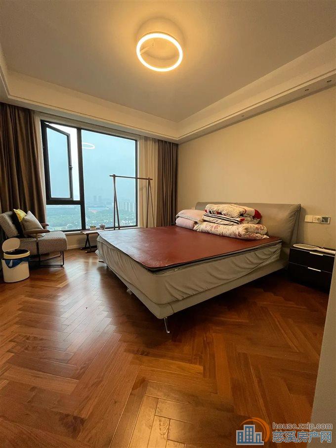 绿城御园 精装141平方310万中上层