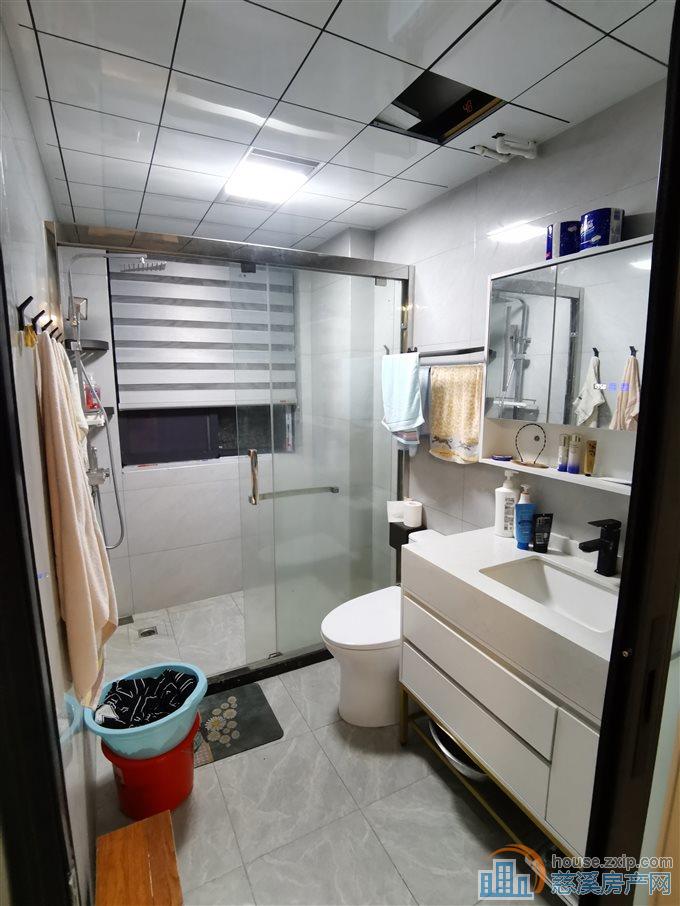 嘉都苑4楼三室两卫十车库3室精装修直接房