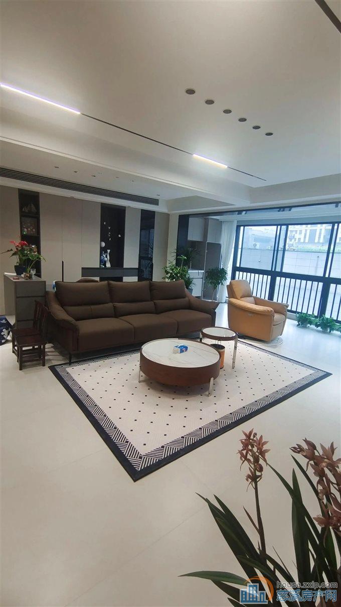 江樾潮启洋房 288万 豪装 送车位