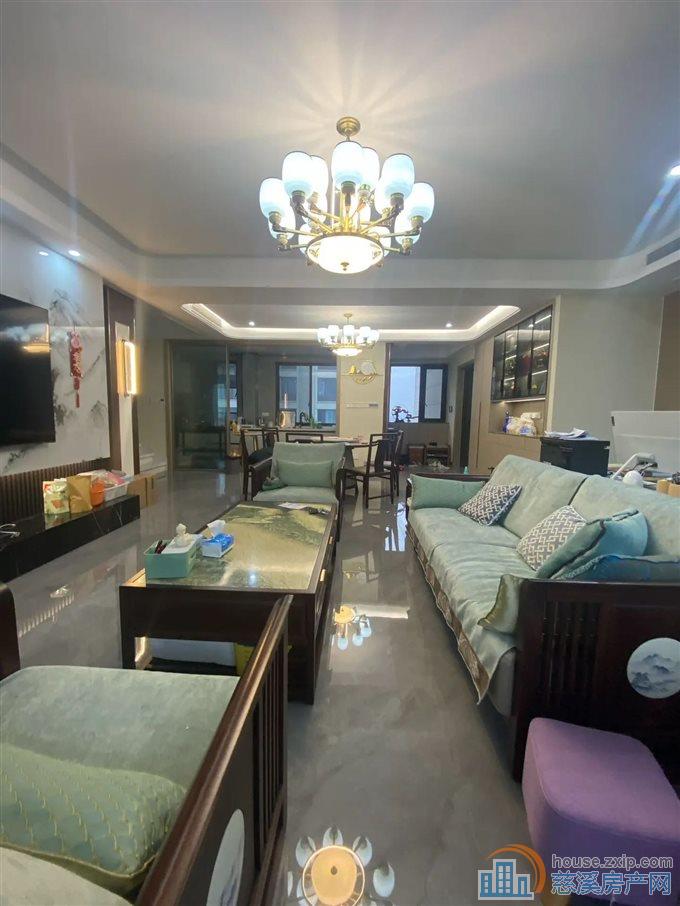 锦尚府精装上叠186平 带双车位