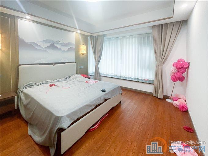 中交盛湖美庐124平 新婚装210万