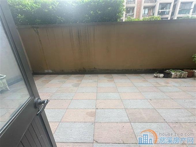 城市桃源84平109万带地下室杂物间