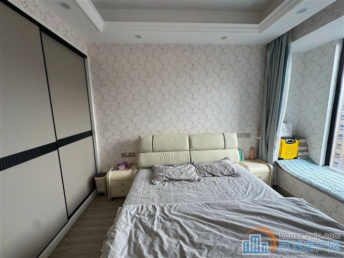 元亨雅园带车位精装修满五唯一 233万