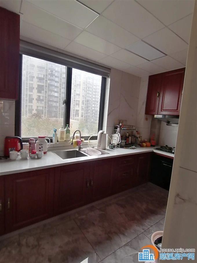 金仕华庭123平218万带车位另算