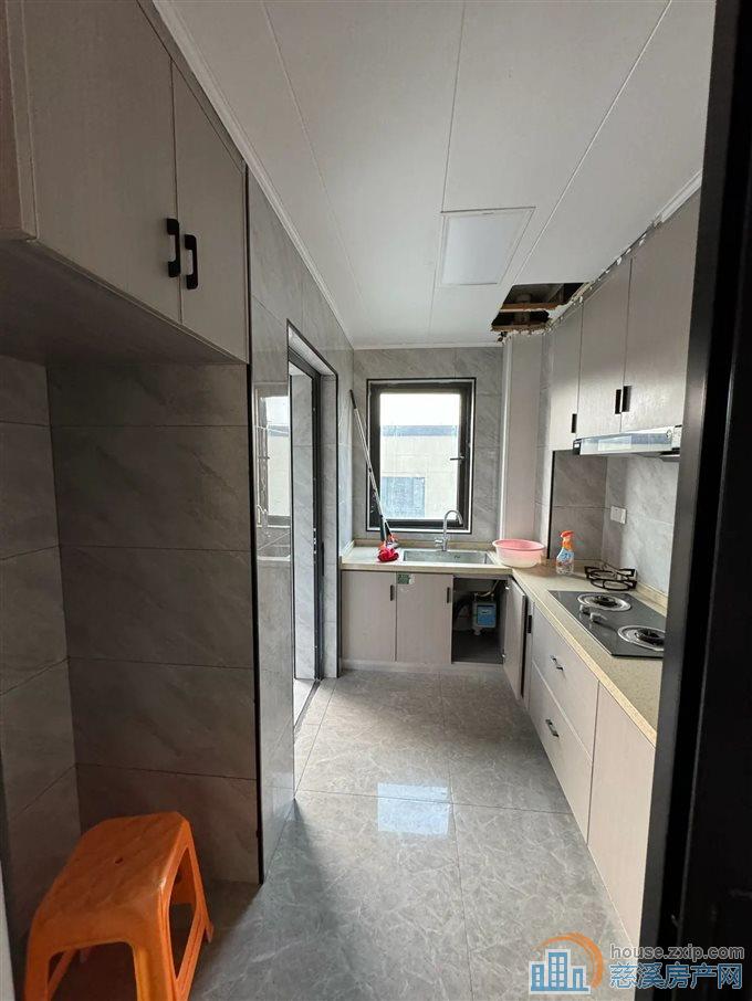 阳光城翡丽湾 精装修 东边套