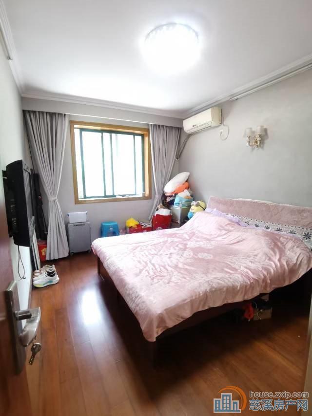 金山新村东区2楼产证面积60平72万