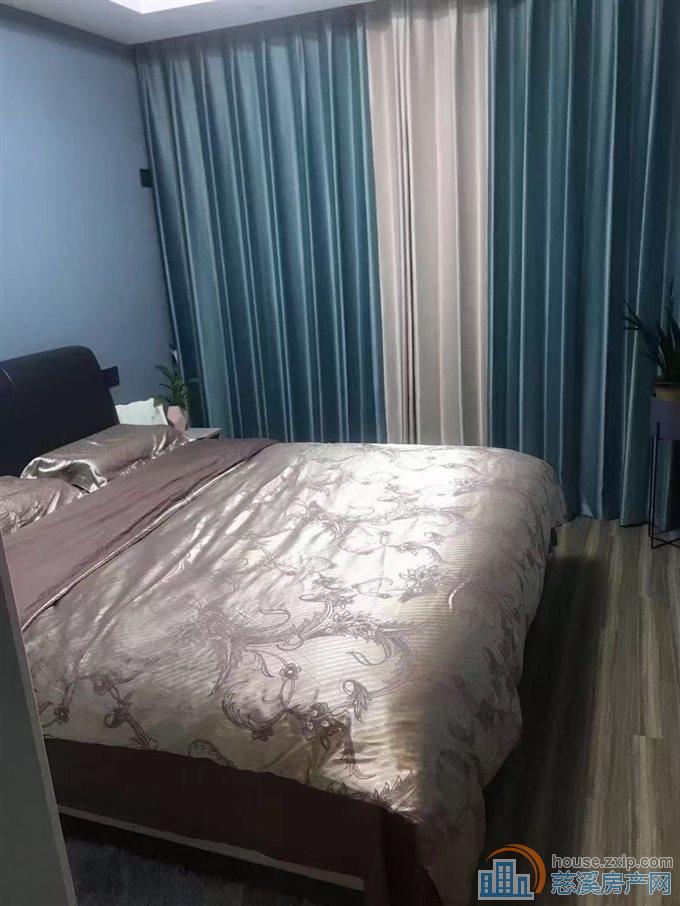 裕嘉小区，东边套，精装，带储藏间