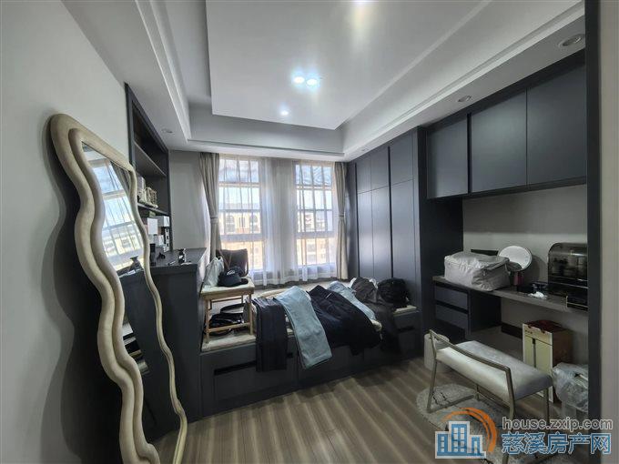 城西青樾府附近全新现代精装看图说话