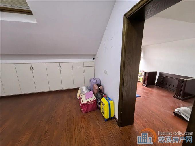 星光家园一期稀缺顶复174平138万