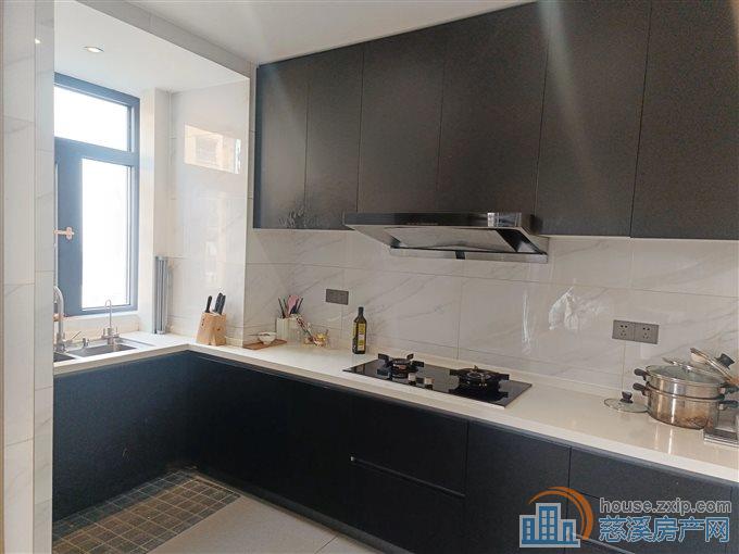 梵石花园洋房 144平 现代装修 有车位