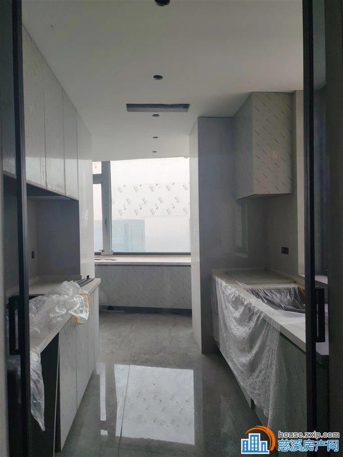 碧桂园云顶高品质区228平680万带车位