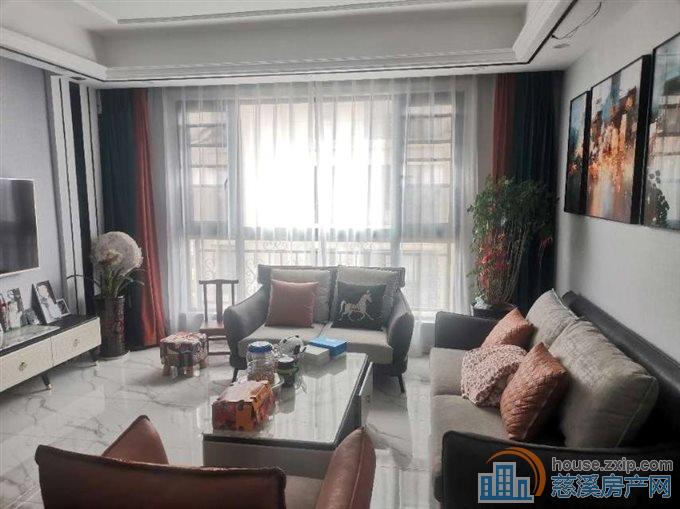 阳光城 126平 带车位 188万