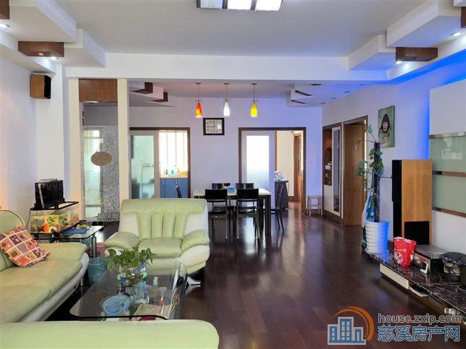 彩虹家园155平，朝南大车库168万