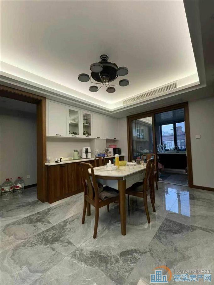 祥生望玥府123平送车位储藏间精装