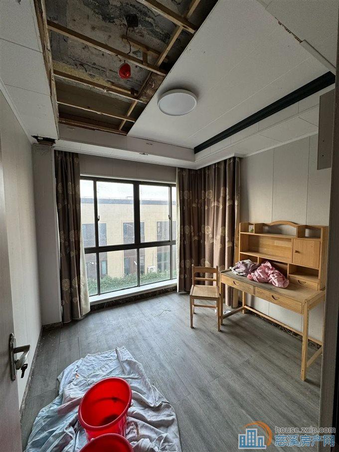 阳光城翡丽湾 精装修 东边套