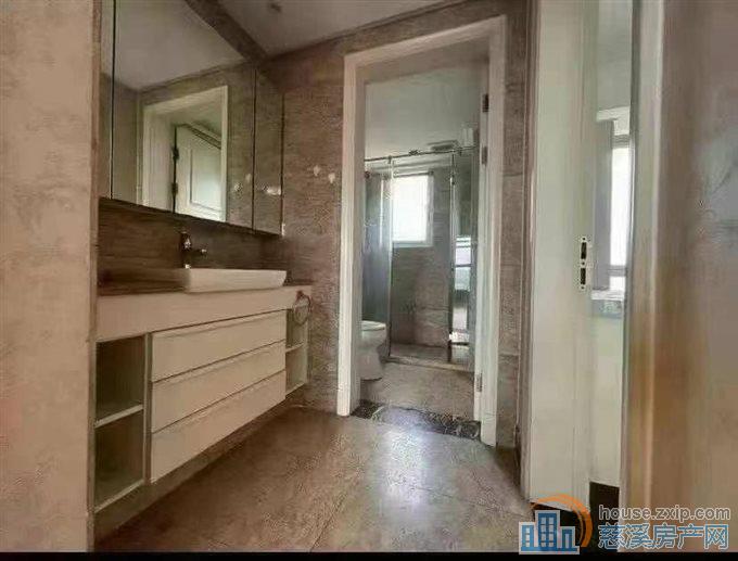 提香公寓90平方 地热 车位