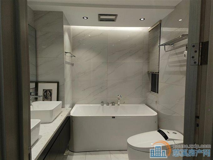 梵石花园洋房 144平 现代装修 有车位