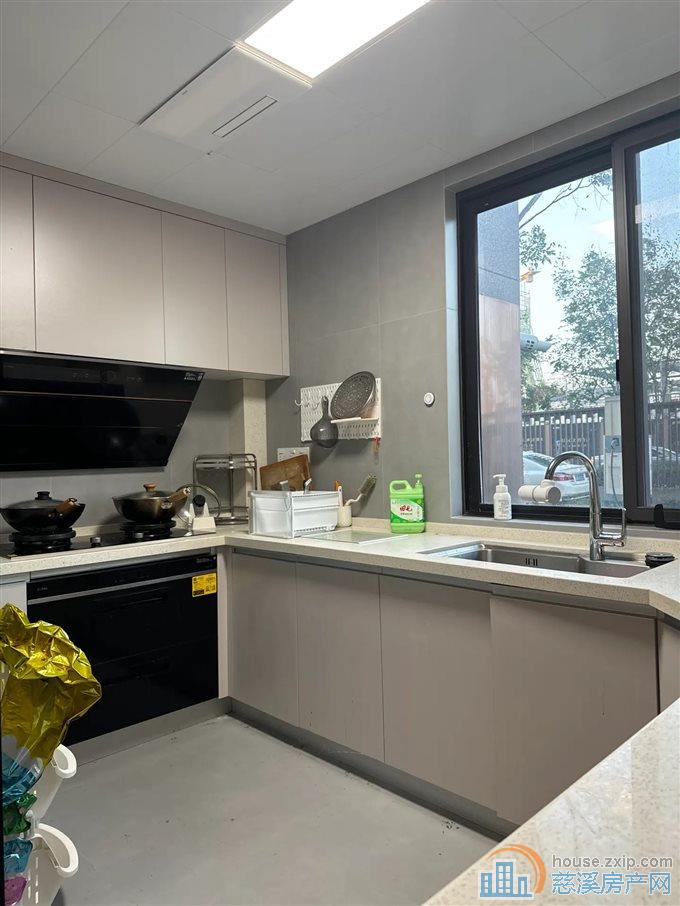 锦尚府143平265万四居室保养好