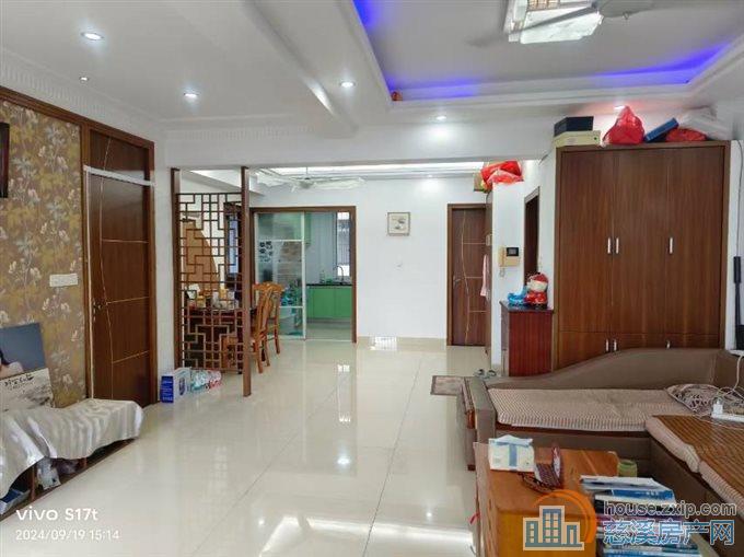 嘉都苑2楼98平储藏室108万精装二年