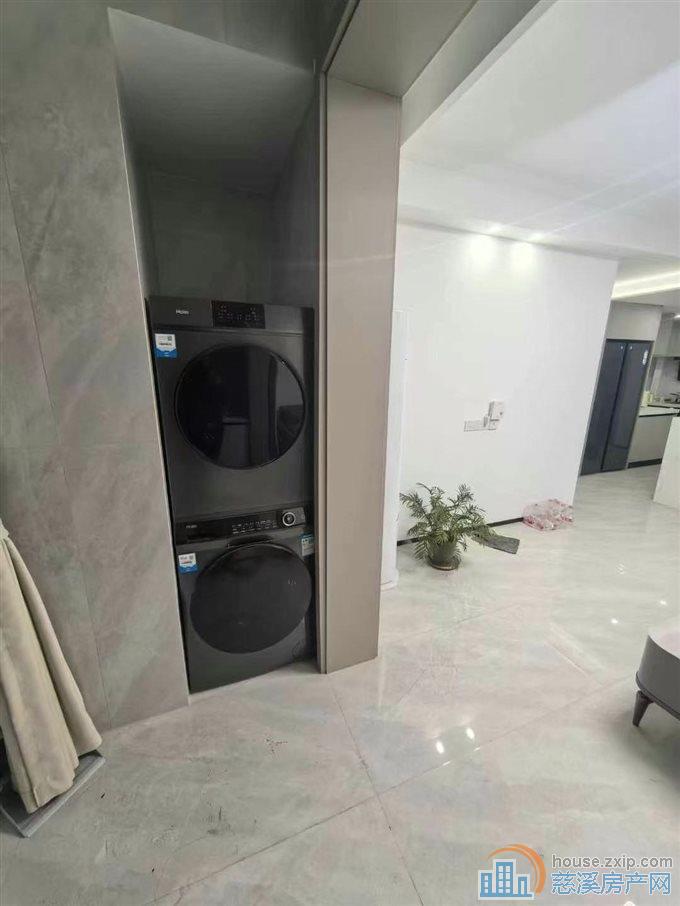 复地二期，位置佳，全天采光 朝南三间