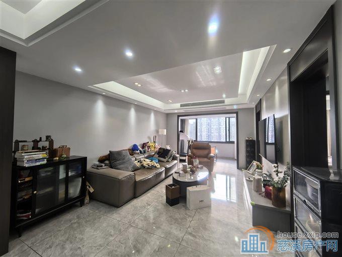 城西青樾府附近全新现代精装看图说话