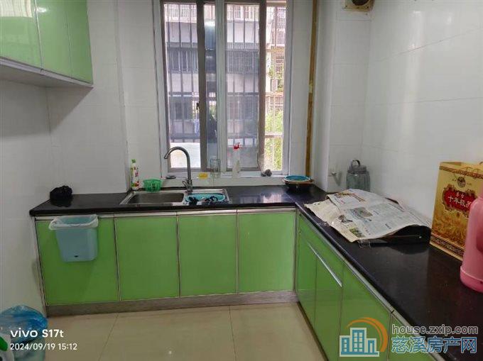 嘉都苑2楼98平储藏室108万精装二年