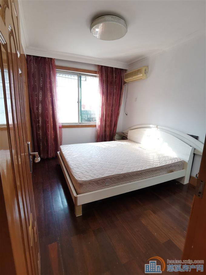 金山新村4楼 60平+储藏间精装直接钥匙