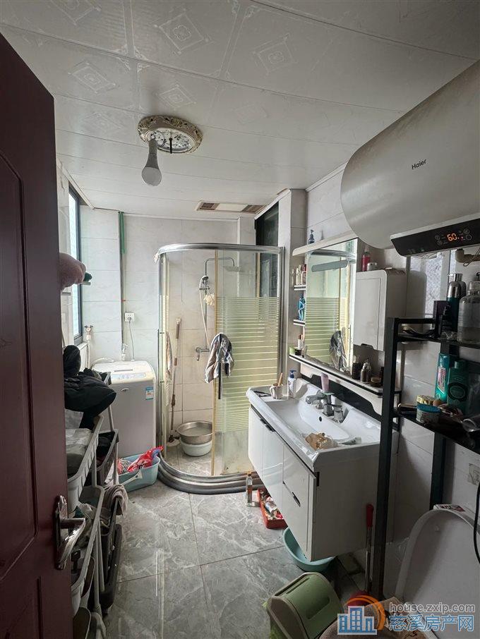 梅林苑 精装 84平方93万 低总价