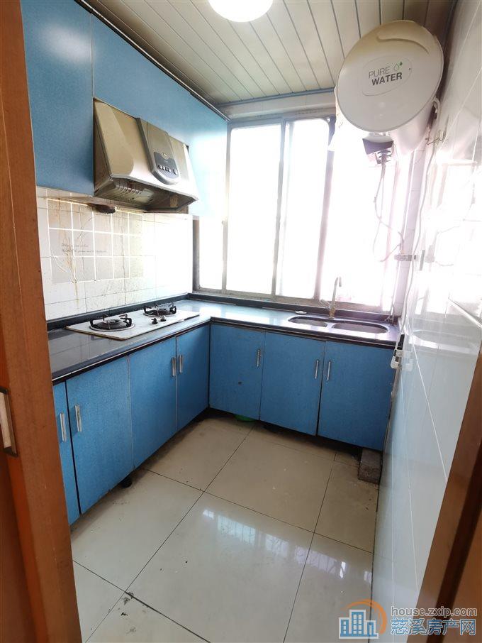 金山新村4楼 60平+储藏间精装直接钥匙