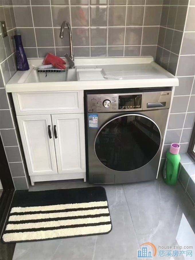 裕嘉小区，东边套，精装，带储藏间