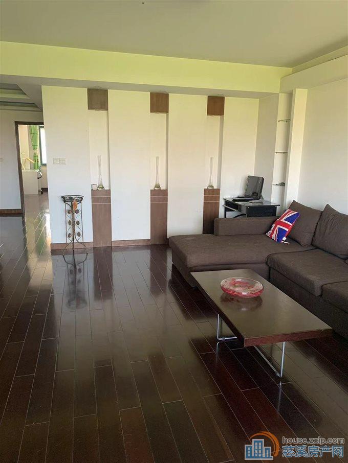 宁都华庭155平三室一厅精装153万