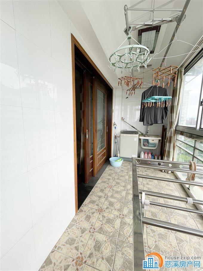 嘉和名苑176平192万带车位四居室